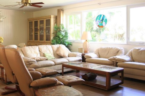 Villa ou maison à louer à Fort Lauderdale, Floride: 4 chambres, 226.68 m2 № 1862453 - photo 8