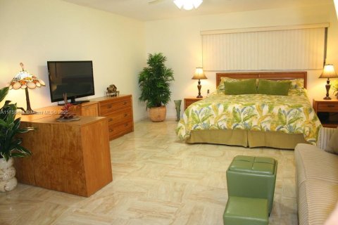 Villa ou maison à louer à Fort Lauderdale, Floride: 4 chambres, 226.68 m2 № 1862453 - photo 11