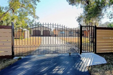 House in Titusville, Florida 3 bedrooms, 124.86 sq.m. № 2205051