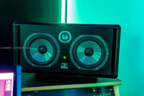 Commercial property in Doral, Florida № 2045864 - photo 29