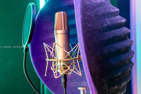 Commercial property in Doral, Florida № 2045864 - photo 22