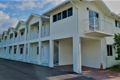 Appartement à Hollywood, Floride 2 chambres, 1386.1 m2 № 2439212