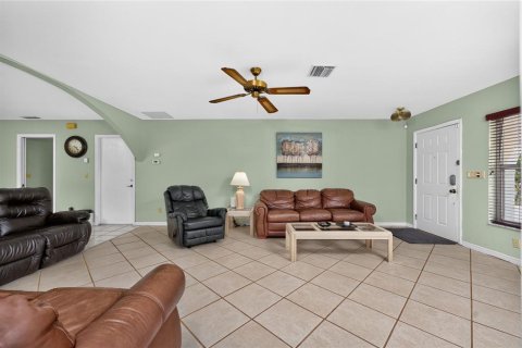 House in Venice, Florida 3 bedrooms, 151.9 sq.m. № 2209711 - photo 8