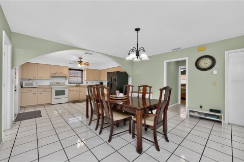 House in Venice, Florida 3 bedrooms, 151.9 sq.m. № 2209711 - photo 14