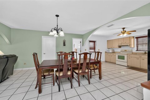 House in Venice, Florida 3 bedrooms, 151.9 sq.m. № 2209711 - photo 12