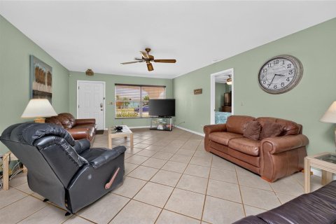 House in Venice, Florida 3 bedrooms, 151.9 sq.m. № 2209711 - photo 7