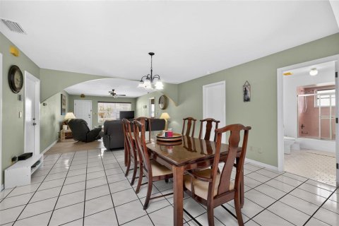 House in Venice, Florida 3 bedrooms, 151.9 sq.m. № 2209711 - photo 13