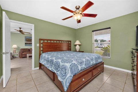 House in Venice, Florida 3 bedrooms, 151.9 sq.m. № 2209711 - photo 21