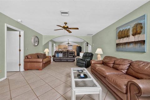 House in Venice, Florida 3 bedrooms, 151.9 sq.m. № 2209711 - photo 5