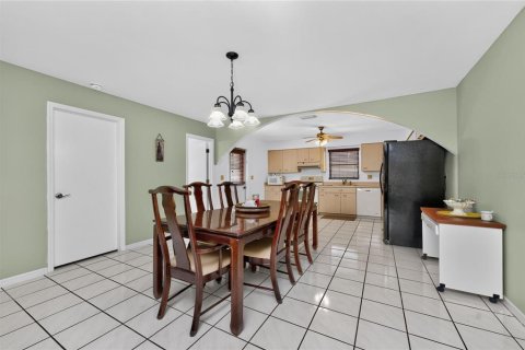 House in Venice, Florida 3 bedrooms, 151.9 sq.m. № 2209711 - photo 10