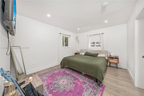 Casa en alquiler en Miami, Florida, 2 dormitorios, 114.46 m2 № 1951347 - foto 16