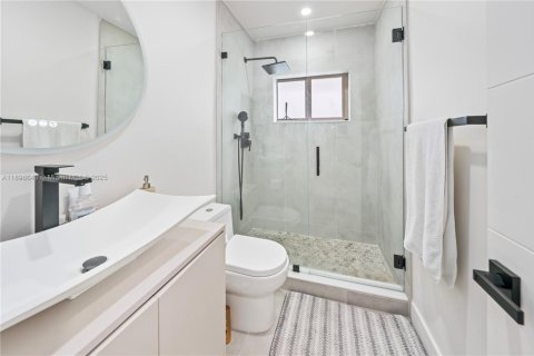 Casa en alquiler en Miami, Florida, 2 dormitorios, 114.46 m2 № 1951347 - foto 15