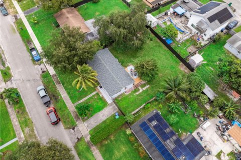 Casa en alquiler en Miami, Florida, 2 dormitorios, 114.46 m2 № 1951347 - foto 6
