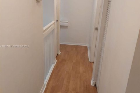 Купить таунхаус в Майами, Флорида 3 спальни, 117.99м2, № 2081372 - фото 14