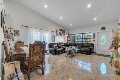 Casa en venta en Miami, Florida, 3 dormitorios, 136.57 m2 № 1825905 - foto 10
