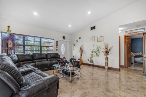 Casa en venta en Miami, Florida, 3 dormitorios, 136.57 m2 № 1825905 - foto 8