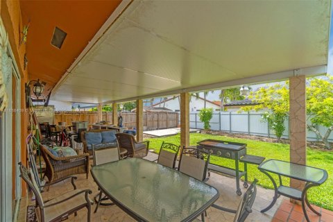 Casa en venta en Miami, Florida, 3 dormitorios, 136.57 m2 № 1825905 - foto 24