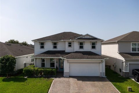 House in Davenport, Florida 4 bedrooms, 246.66 sq.m. № 2199294