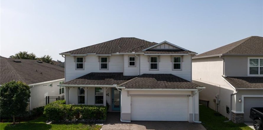 House in Davenport, Florida 4 bedrooms, 246.66 sq.m. № 2199294