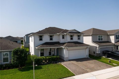 House in Davenport, Florida 4 bedrooms, 246.66 sq.m. № 2199294 - photo 2