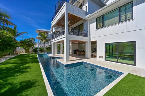 House in Holmes Beach, Florida 4 bedrooms, 279.64 sq.m. № 2213023 - photo 6
