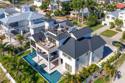House in Holmes Beach, Florida 4 bedrooms, 279.64 sq.m. № 2213023 - photo 3