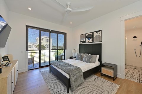 House in Holmes Beach, Florida 4 bedrooms, 279.64 sq.m. № 2213023 - photo 26