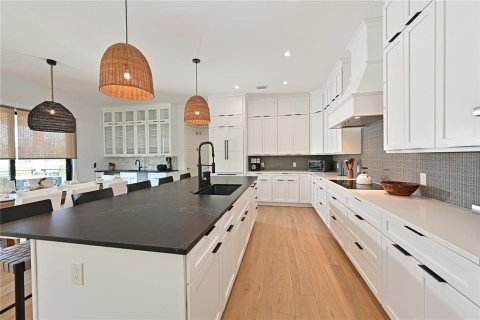 House in Holmes Beach, Florida 4 bedrooms, 279.64 sq.m. № 2213023 - photo 15