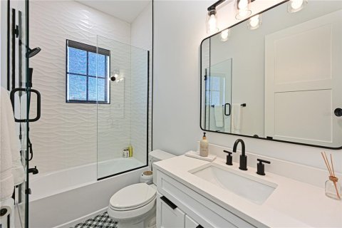 House in Holmes Beach, Florida 4 bedrooms, 279.64 sq.m. № 2213023 - photo 29