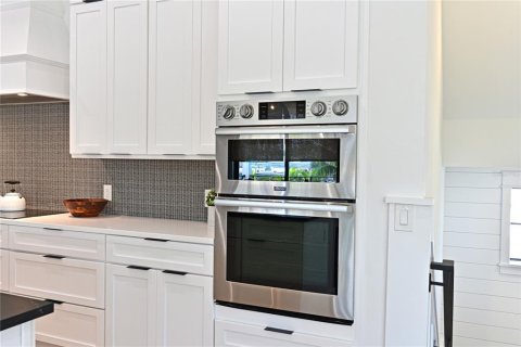 House in Holmes Beach, Florida 4 bedrooms, 279.64 sq.m. № 2213023 - photo 18