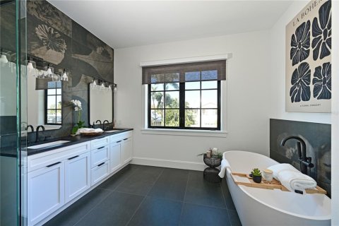 House in Holmes Beach, Florida 4 bedrooms, 279.64 sq.m. № 2213023 - photo 25