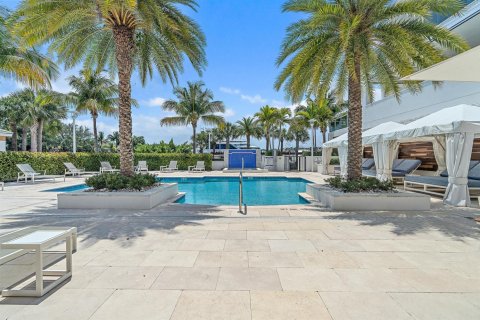 Condominio en venta en Palm Beach Gardens, Florida, 3 dormitorios, 282.98 m2 № 2426786 - foto 19
