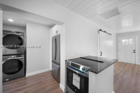 House in Hobe Sound, Florida 3 bedrooms, 86.96 sq.m. № 1850683 - photo 7