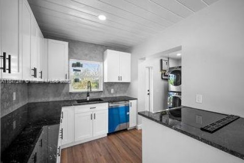 House in Hobe Sound, Florida 3 bedrooms, 86.96 sq.m. № 1850683 - photo 5