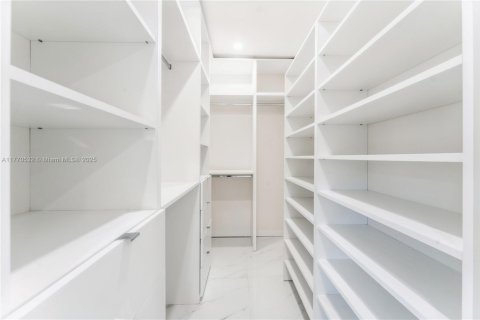 House in Hollywood, Florida 3 bedrooms, 157.66 sq.m. № 1610381 - photo 21
