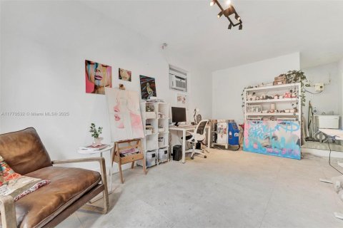 House in Hollywood, Florida 3 bedrooms, 157.66 sq.m. № 1610381 - photo 28