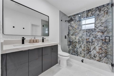 House in Hollywood, Florida 3 bedrooms, 157.66 sq.m. № 1610381 - photo 22