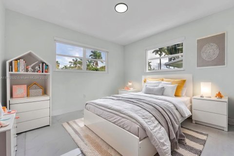 House in Hollywood, Florida 3 bedrooms, 157.66 sq.m. № 1610381 - photo 23
