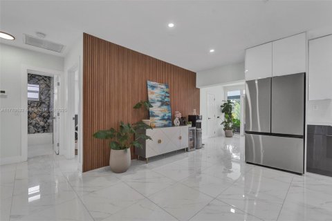 House in Hollywood, Florida 3 bedrooms, 157.66 sq.m. № 1610381 - photo 7