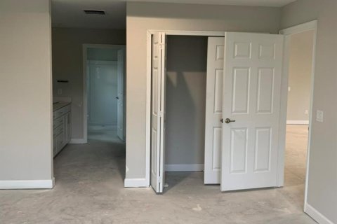 House in St. Lucie, Florida 2 bedrooms, 156.73 sq.m. № 2195058 - photo 13