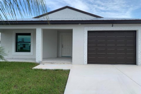 House in St. Lucie, Florida 2 bedrooms, 156.73 sq.m. № 2195058 - photo 3
