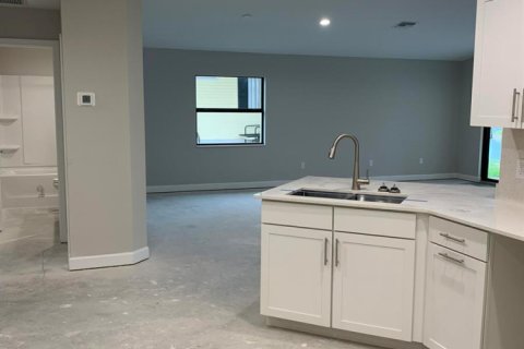 House in St. Lucie, Florida 2 bedrooms, 156.73 sq.m. № 2195058 - photo 18