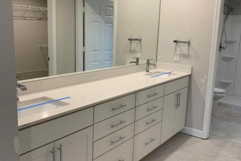 House in St. Lucie, Florida 2 bedrooms, 156.73 sq.m. № 2195058 - photo 14