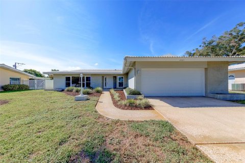 Casa en Clearwater, Florida 4 dormitorios, 212.93 m2 № 2373407