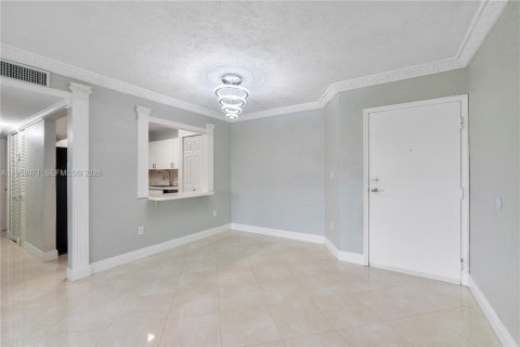 Condominio en alquiler en Miami, Florida, 1 dormitorio, 66.89 m2 № 2020227 - foto 13