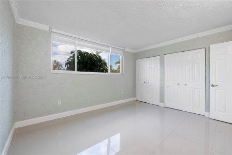 Condominio en alquiler en Miami, Florida, 1 dormitorio, 66.89 m2 № 2020227 - foto 8