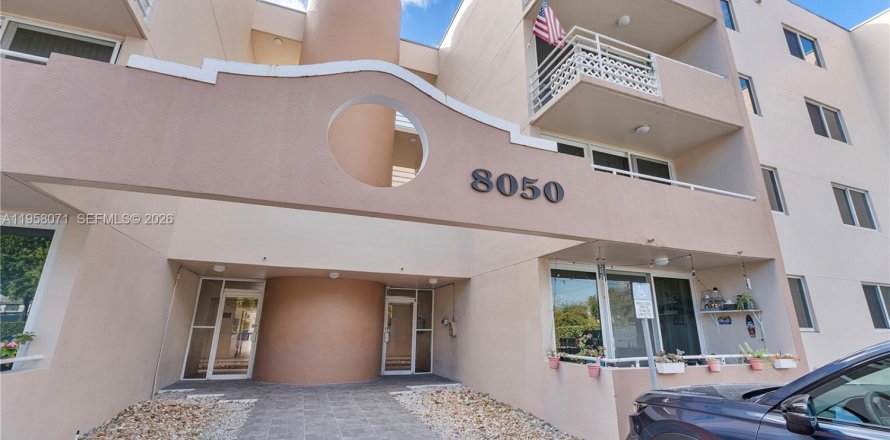 Condominio en Miami, Florida, 1 dormitorio № 2020227