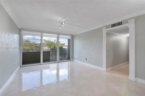 Condominio en alquiler en Miami, Florida, 1 dormitorio, 66.89 m2 № 2020227 - foto 11