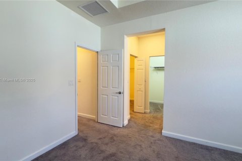 Touwnhouse à vendre à Hialeah, Floride: 3 chambres, 182 m2 № 1922970 - photo 25