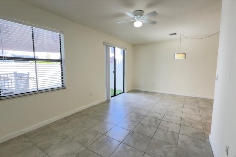 Touwnhouse à vendre à Hialeah, Floride: 3 chambres, 182 m2 № 1922970 - photo 14